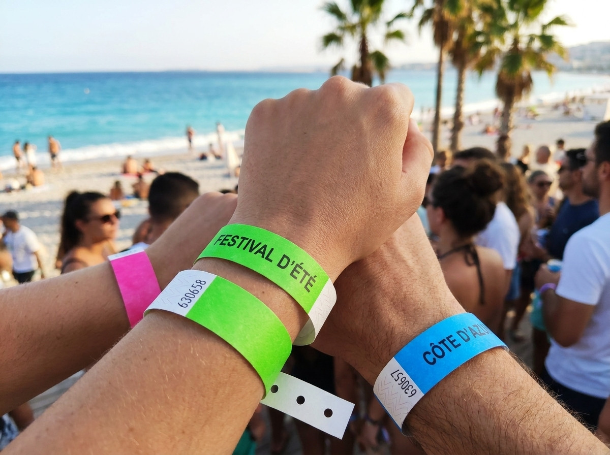 Bracelets festival personnalisés en Tyvek pour un événement estival sur la Côte d'Azur